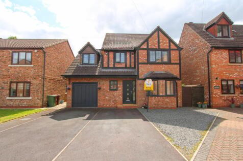 4 bedroom detached house for sale