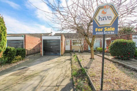 2 bedroom semi-detached bungalow for sale
