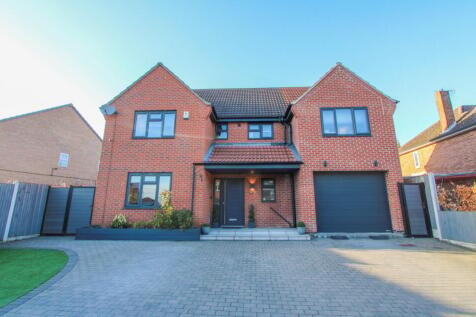 5 bedroom detached house for sale