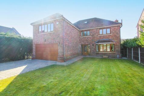6 bedroom detached house for sale