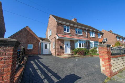 4 bedroom semi-detached house for sale