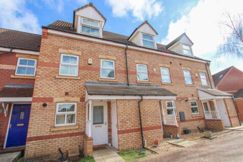 3 bedroom town house for sale