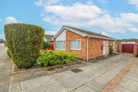 2 bedroom detached bungalow for sale