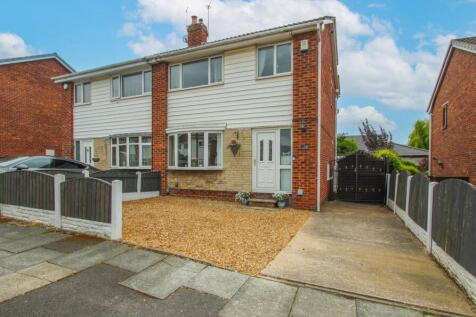 3 bedroom semi-detached house for sale