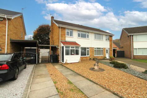 3 bedroom semi-detached house for sale
