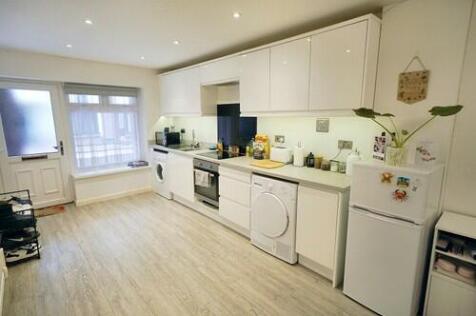 Catle Walk, Stansted Mountfitchet CM24 1 bed flat for sale