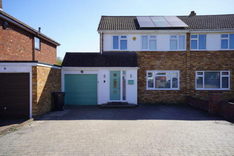 3 bedroom semi-detached house for sale