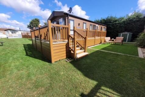 2 bedroom lodge for sale