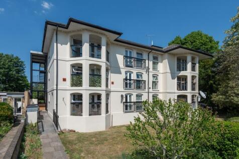 1A Ellesmere Road, Twickenham TW1 1 bed flat for sale