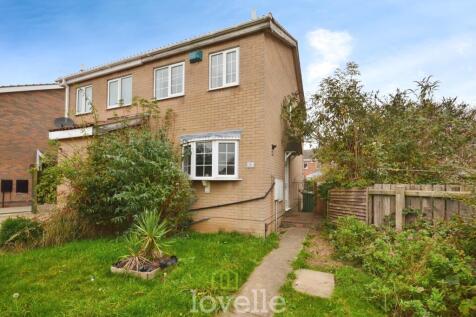 Eskham Close, Cleethorpes DN35 2 bed semi