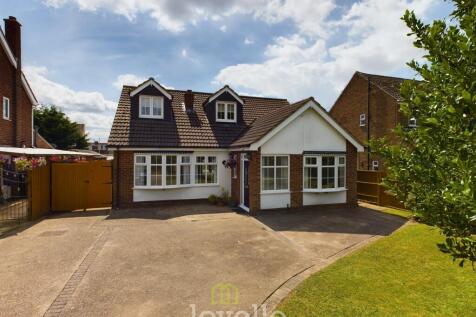 Station Road, New Waltham DN36 5 bed detached house for sale