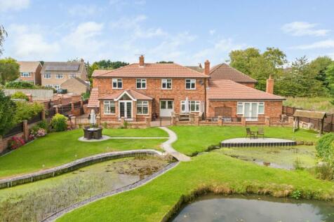 5 bedroom detached house for sale