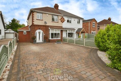 3 bedroom semi-detached house for sale