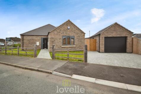 3 bedroom semi-detached bungalow for sale