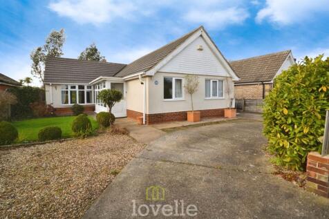 Station Avenue, New Waltham DN36 3 bed detached bungalow for sale