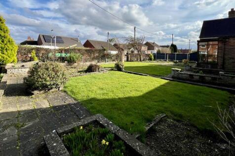 4 bedroom detached bungalow for sale