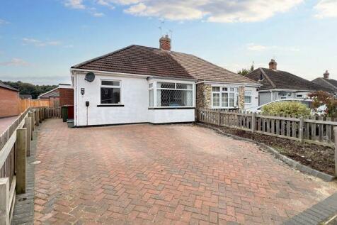 3 bedroom semi-detached bungalow for sale