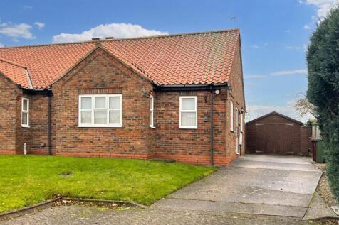 2 bedroom semi-detached bungalow for sale