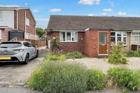 2 bedroom semi-detached bungalow for sale