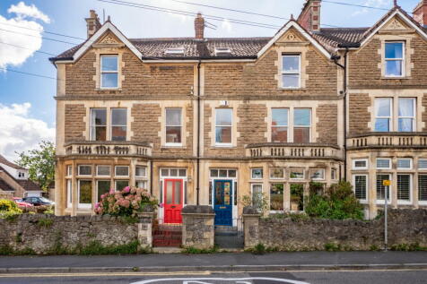 4 bedroom end of terrace house for sale