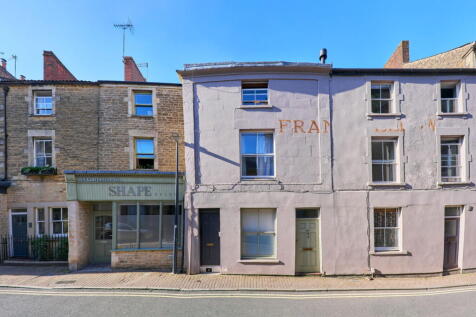 3 bedroom flat for sale
