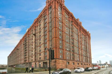 3 bedroom flat for sale