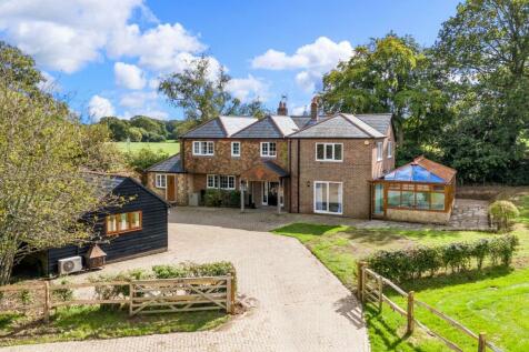 6 bedroom detached house for sale