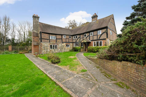 5 bedroom detached house for sale