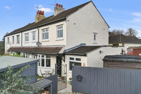 Victor Drive, Guiseley 2 bed end of terrace house for sale