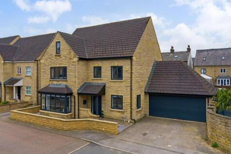 Cairn Avenue, Guiseley 6 bed detached house for sale