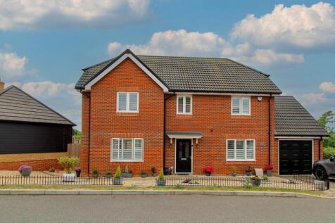 Sinclair Drive, Codmore Hill 4 bed detached house for sale
