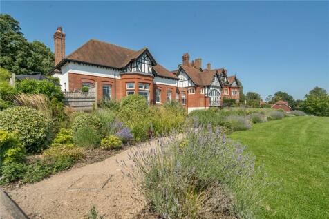 Bruce Manor Close, Wadhurst 2 bed flat for sale
