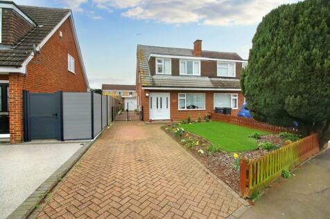 3 bedroom semi-detached house for sale