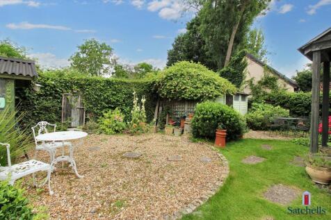 Shefford Road, Clifton, Shefford, SG17 3 bed detached house for sale