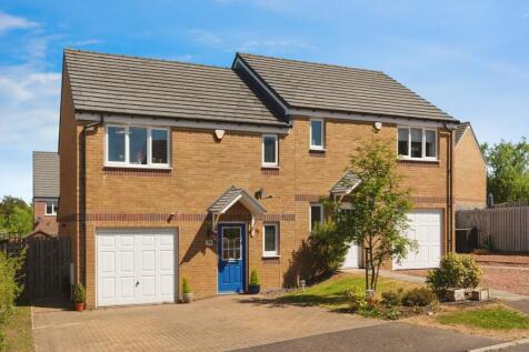 Aquitania Crescent, South Lanarkshire... 3 bed semi