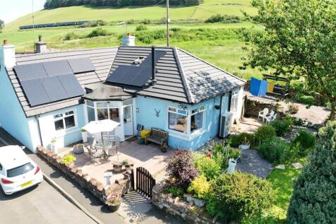 Closeburn, Dumfries and Galloway DG3 2 bed bungalow for sale