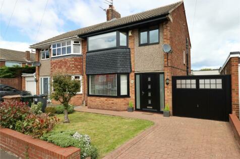 3 bedroom semi-detached house for sale