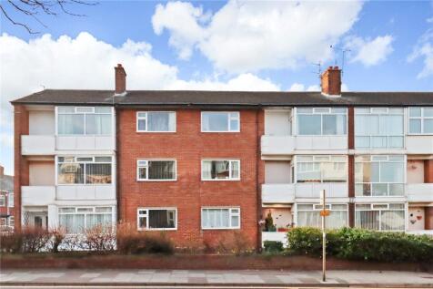 Marine Court East, Tyne and Wear NE26 2 bed flat for sale
