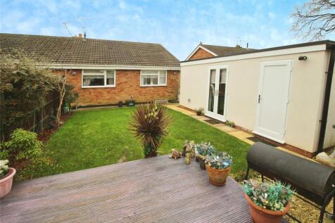 Ravenfield Road, Doncaster DN3 2 bed bungalow for sale