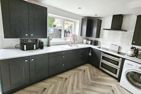 Croft Lane, Greater Manchester BL9 3 bed semi