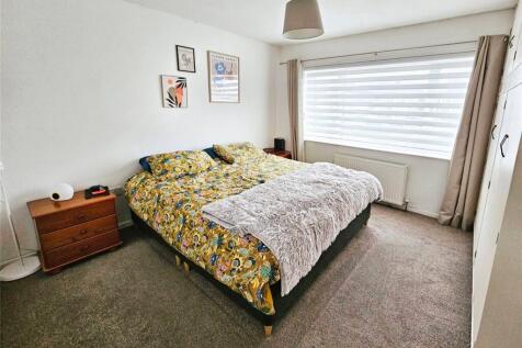 Forton Avenue, Greater Manchester BL2 3 bed semi