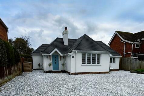 3 bedroom detached bungalow for sale