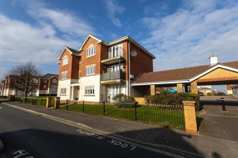 Hermes Court, Hayling Close, Gosport... 2 bed flat for sale