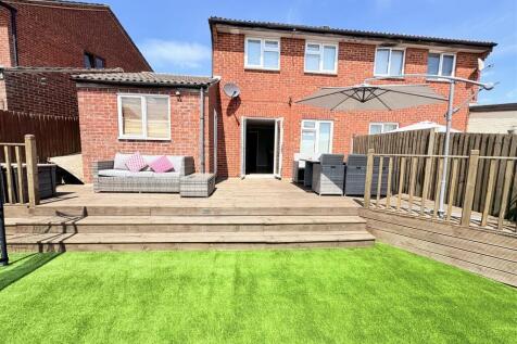 Lionheart Way, Southampton SO31 3 bed semi