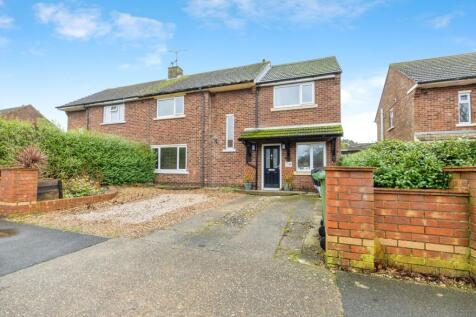 Hemswell Avenue, Lincolnshire LN6 3 bed semi
