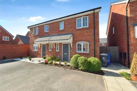 3 bedroom semi-detached house for sale