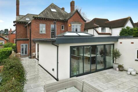 Morda Road, Shropshire SY11 8 bed detached house for sale