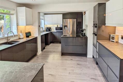School Lane, Oswestry SY11 4 bed detached house for sale