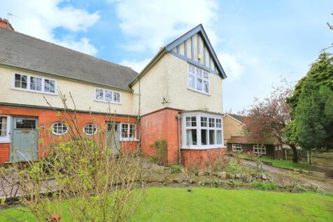 4 bedroom semi-detached house for sale