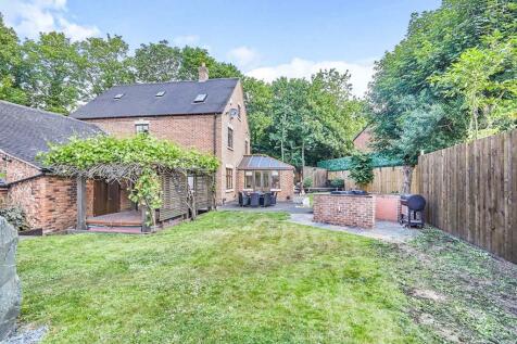 5 bedroom detached house for sale